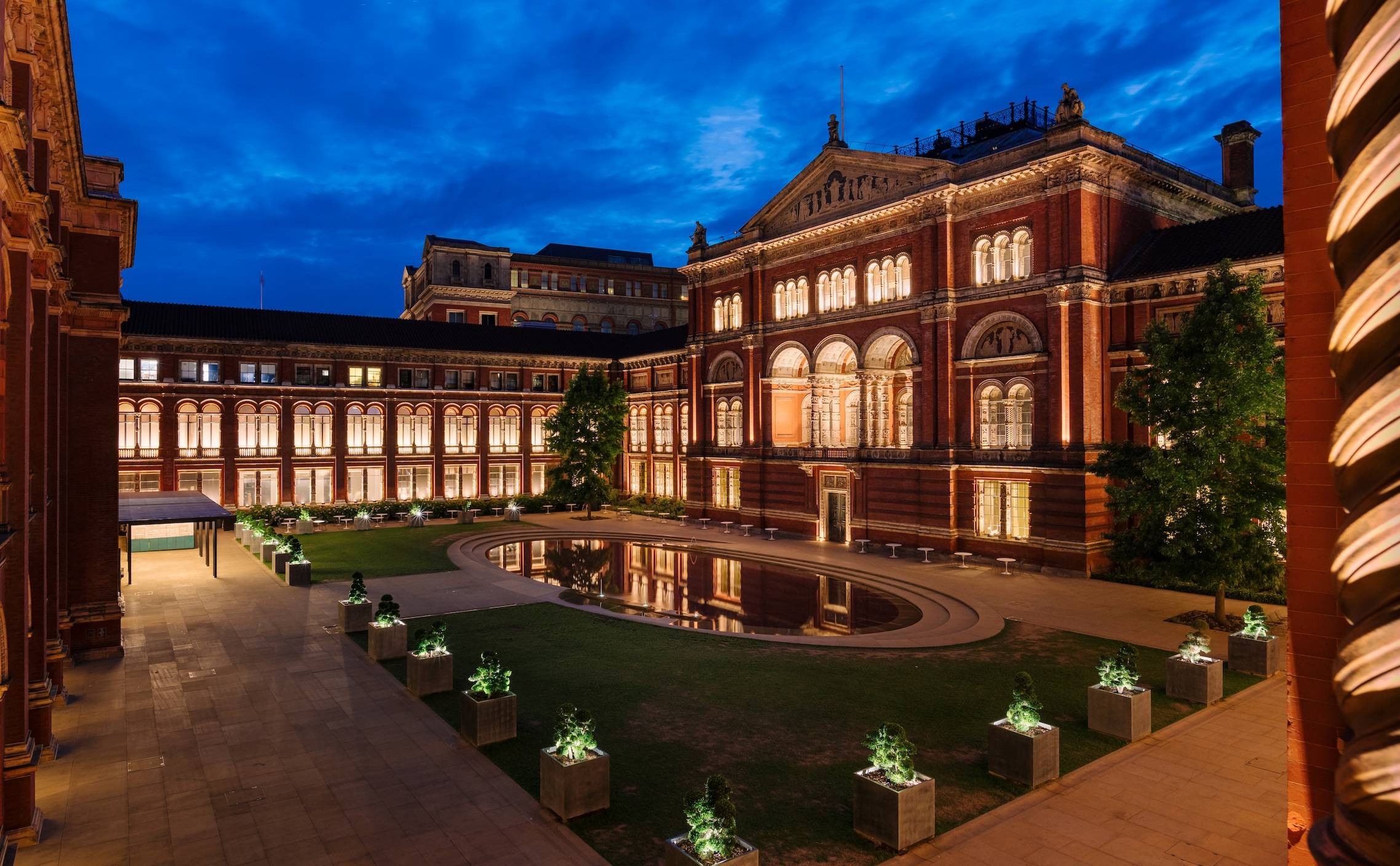 London event planner, summer party venue, Courtyard at the V&A, Victoria and Albert museum weddings, weddings at the V&A